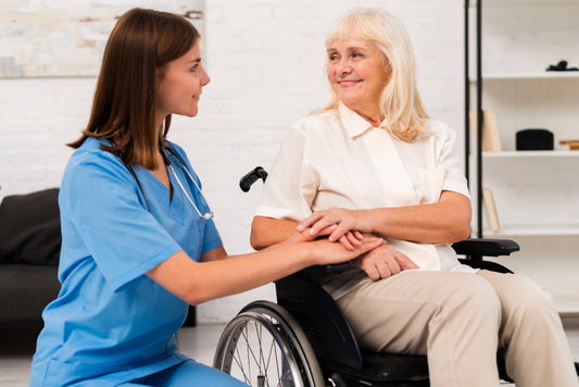 Cuidados de Ergonomia para Profissionais que Assistem Idosos - Tovcare