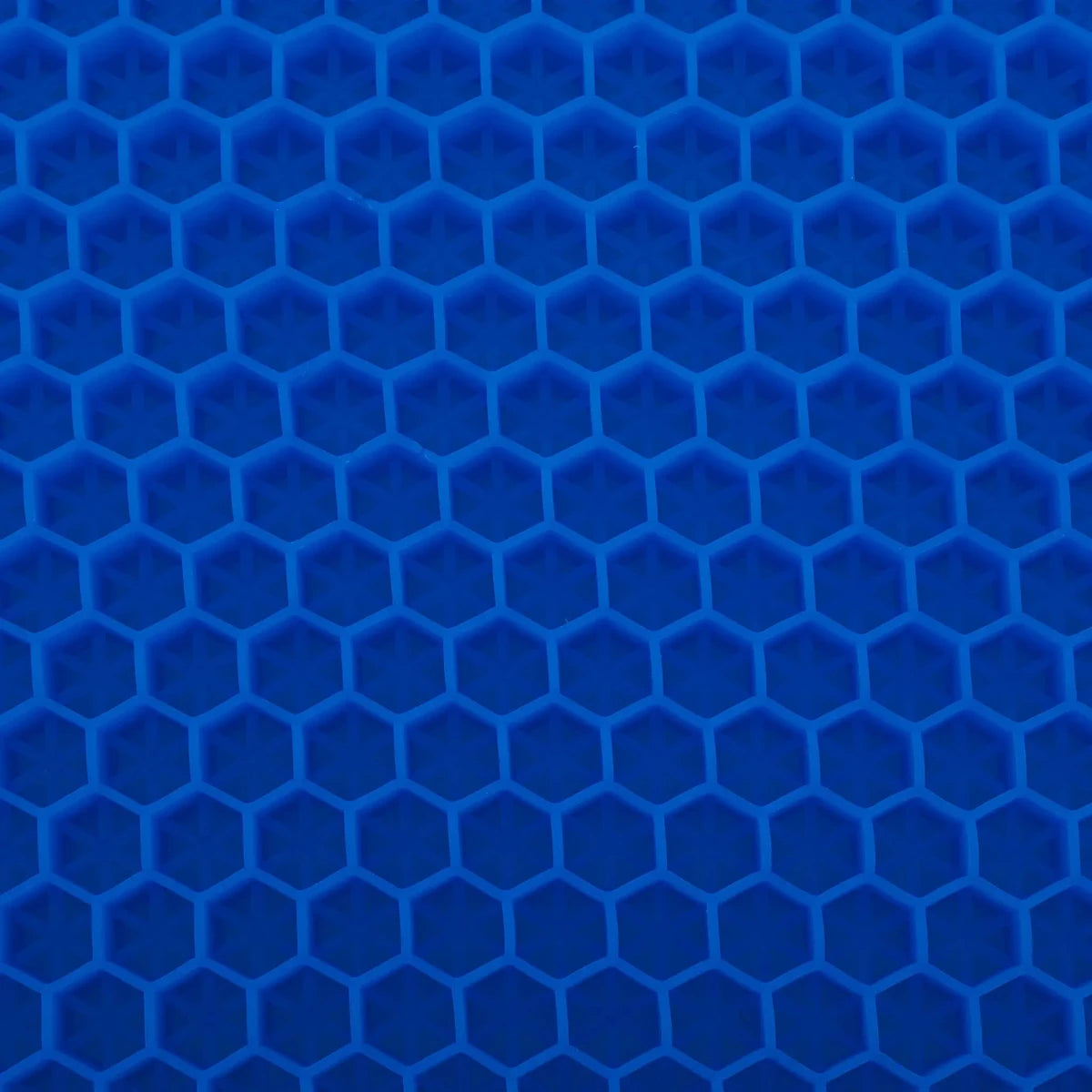 Almofada de assento ergonômica em gel de silicone com estrutura em favo de mel, projetada para absorção de impacto, distribuição de peso e alívio de pressão no cóccix, proporciona máxima sensação de frescor, sustentação anatômica e alívio imediato para pontos de pressão.