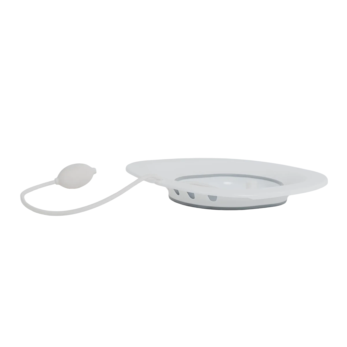 Protetor impermeável pós-cirúrgico para banho, com capa protetora de silicone e anel estanque para vedação completa contra água, desenvolvido com foco na praticidade do cuidador e na proteção e alívio contínuo do paciente.