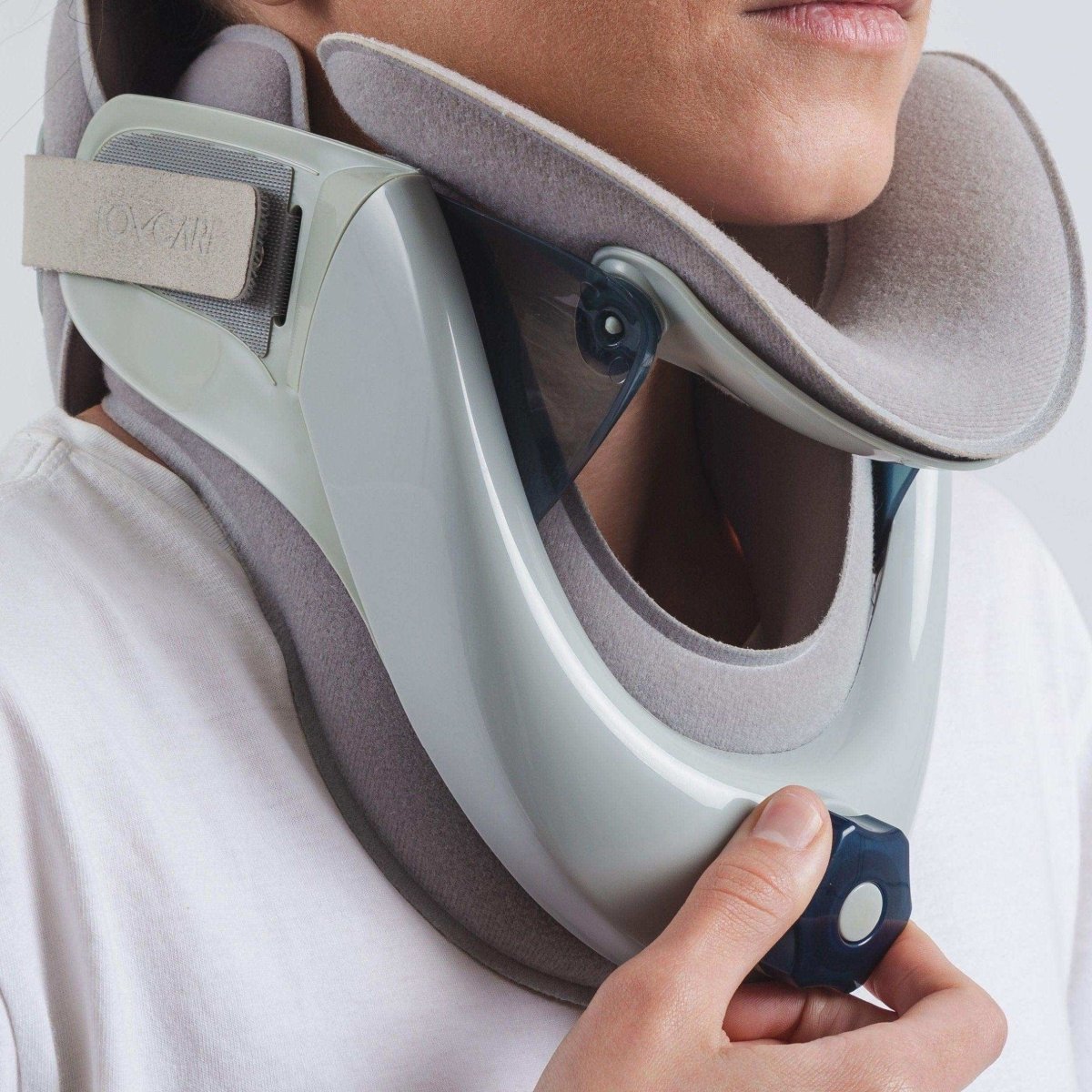Colar cervical ortopédico para imobilização leve, projetado com formato anatômico para sustentação da região cervical e relaxamento muscular, uma solução ortopédica indispensável para recuperação de lesões, alívio de dores e suporte pós-operatório.