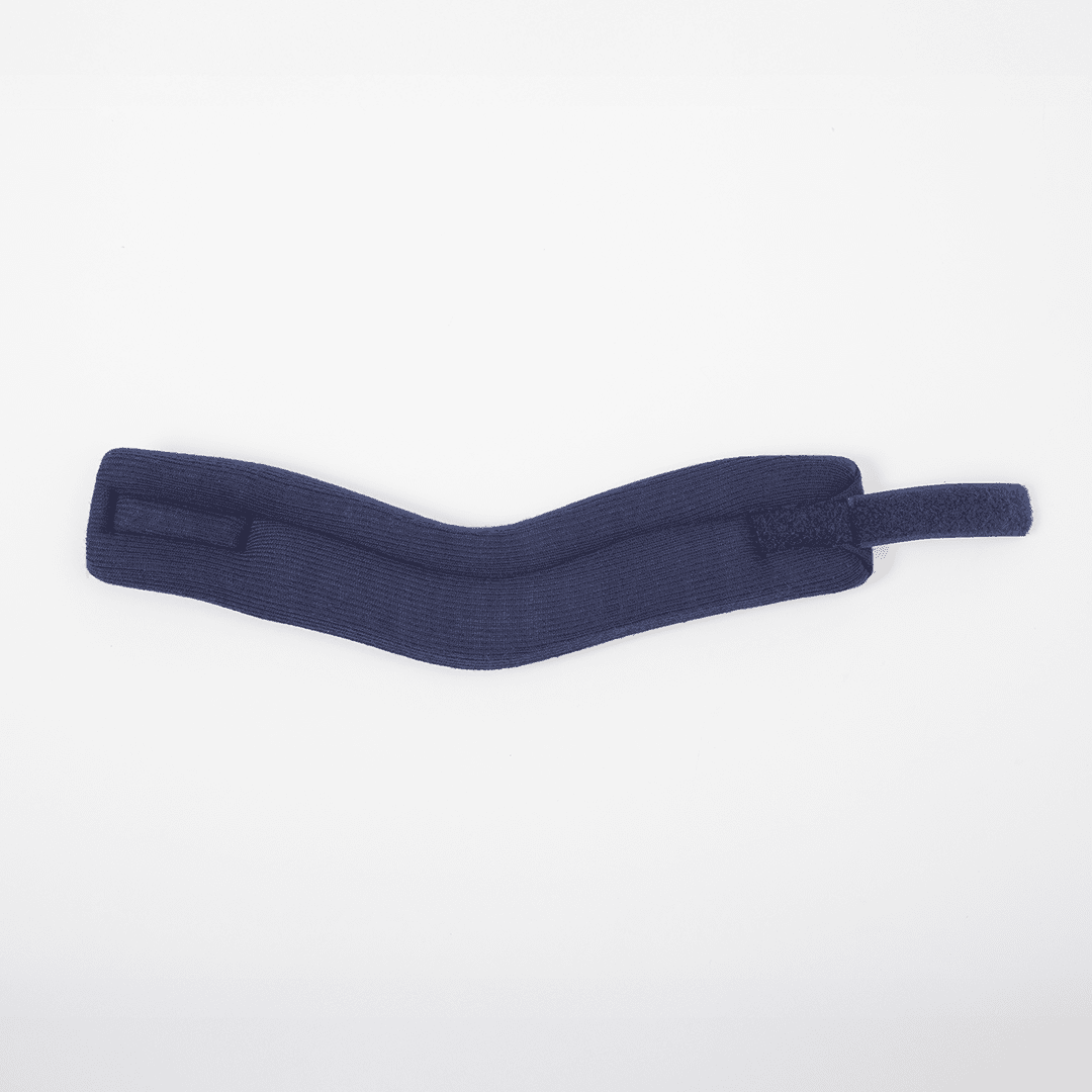 Colar cervical de espuma macia e respirável, confeccionado em espuma de alta densidade com capa suave ao toque e fecho em velcro ajustável, proporciona suporte estabilizador de excelência para prevenção de desvios posturais e lesões musculares.