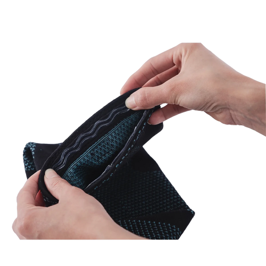 Cotoveleira elástica ortopédica de compressão, estruturada em malha compressiva respirável para alívio de tendinite e firmeza no cotovelo, acessório ortopédico de alta performance da linha MOV para proteção, firmeza e segurança nos movimentos.