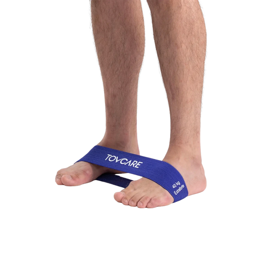 Kit de faixas de resistência elásticas em tecido e látex, desenvolvido com diferentes níveis de tensão e fita interna de silicone antiderrapante que evita deslizamentos, equipamento fitness e de reabilitação que garante execução correta dos movimentos com máximo conforto.