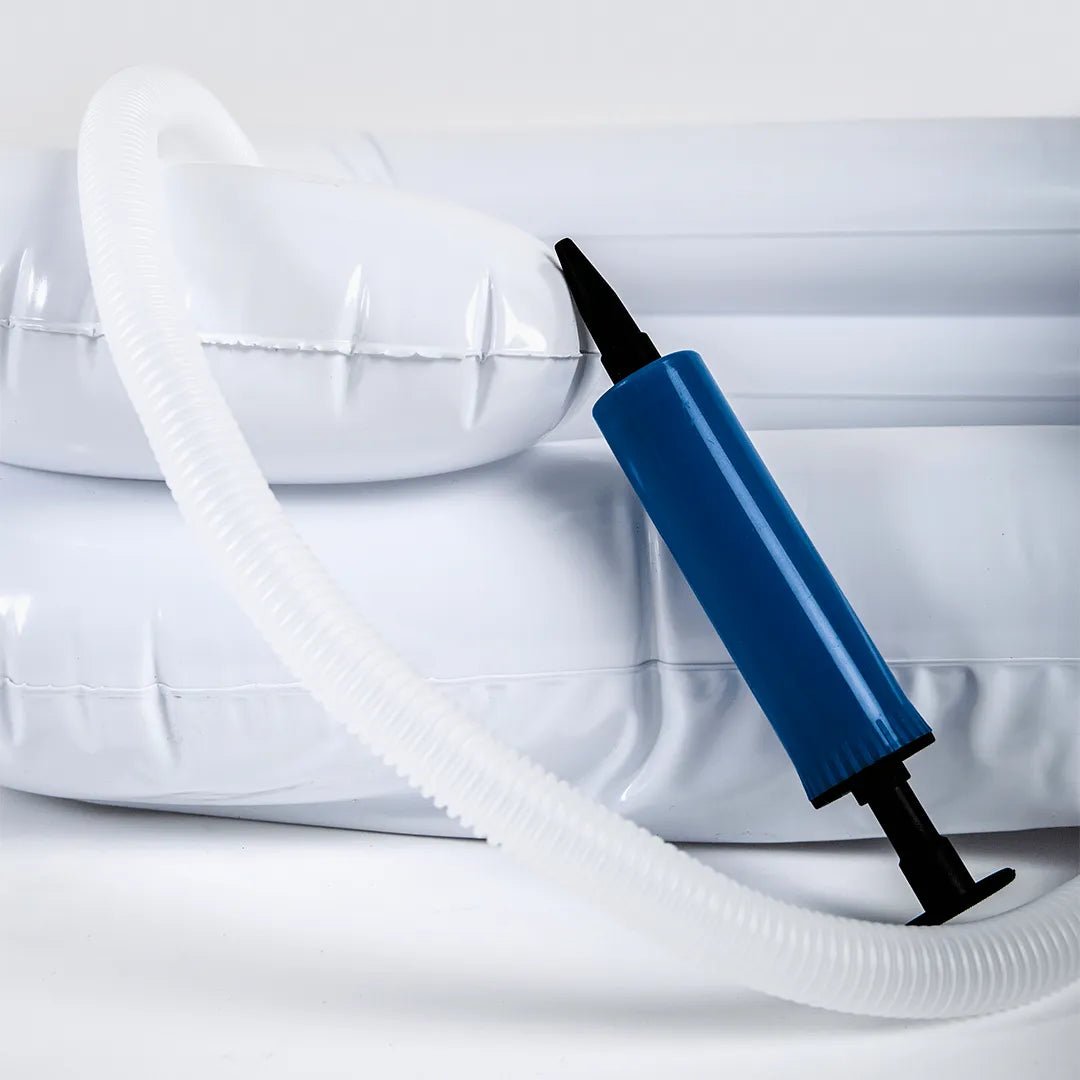 Lavatório inflável de cabelo para acamados, desenvolvido em vinil reforçado com tubo de drenagem para higienização prática do paciente na cama, uma solução essencial para o ambiente domiciliar e hospitalar que proporciona segurança, conforto e bem-estar.