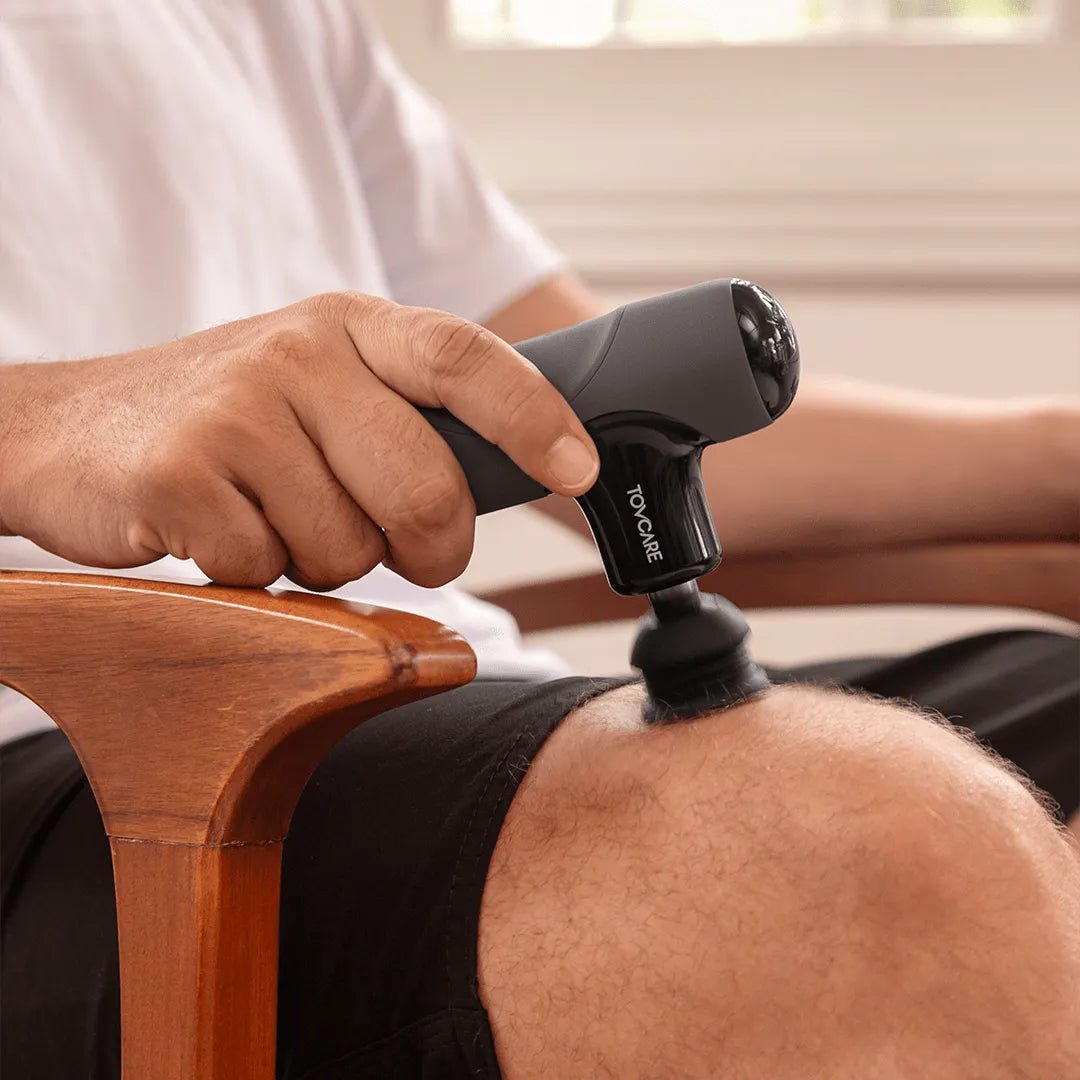 Aparelho massageador elétrico e portátil para relaxamento muscular, desenvolvido com tecnologia de vibração contínua, design ergonômico e bateria recarregável de longa duração, proporciona terapia de massagem relaxante, alívio de dores nas articulações e rápida recuperação muscular.