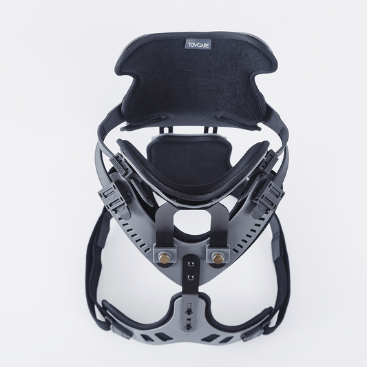 Colar cervical ortopédico para imobilização leve, projetado com formato anatômico para sustentação da região cervical e relaxamento muscular, combina tecidos respiráveis de alta densidade com fechos reguláveis para máxima adaptação corporal.