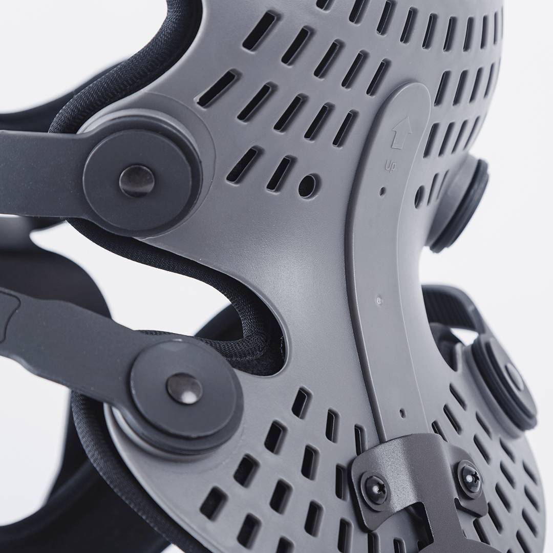 Colar cervical ortopédico para imobilização leve, projetado com formato anatômico para sustentação da região cervical e relaxamento muscular, ideal para garantir sustentação postural, alívio de tensões e estabilização segura no dia a dia.
