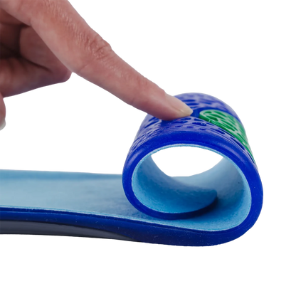 Palmilha ortopédica anatômica da linha MOV, confeccionada com material respirável de alta absorção e suporte ergométrico para os pés, garante sensação contínua de bem-estar, frescor e suporte ortopédico para uso diário ou treinos intensos.