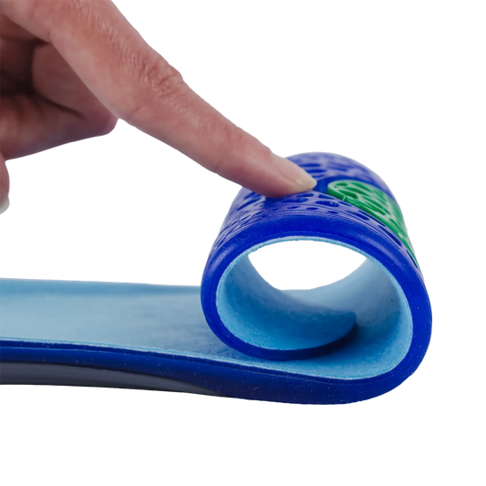 Palmilha ortopédica anatômica da linha MOV, confeccionada com material respirável de alta absorção e suporte ergométrico para os pés, garante sensação contínua de bem-estar, frescor e suporte ortopédico para uso diário ou treinos intensos.